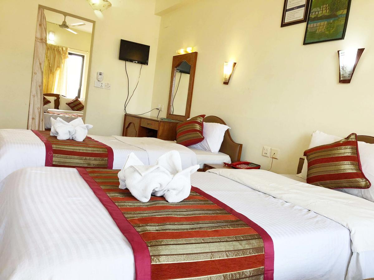 Hotel Grand Holiday Pokhara Eksteriør bilde