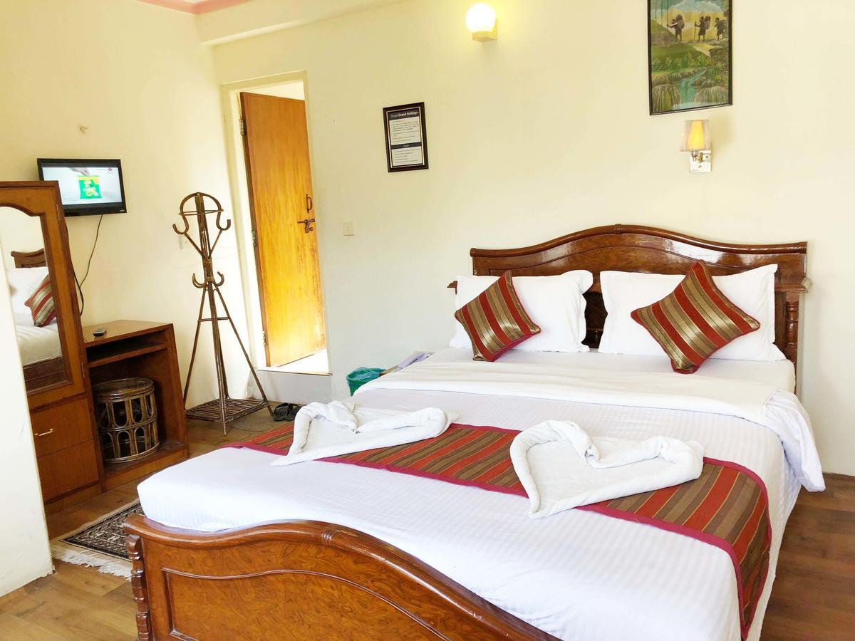 Hotel Grand Holiday Pokhara Eksteriør bilde