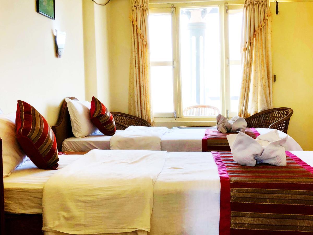 Hotel Grand Holiday Pokhara Eksteriør bilde
