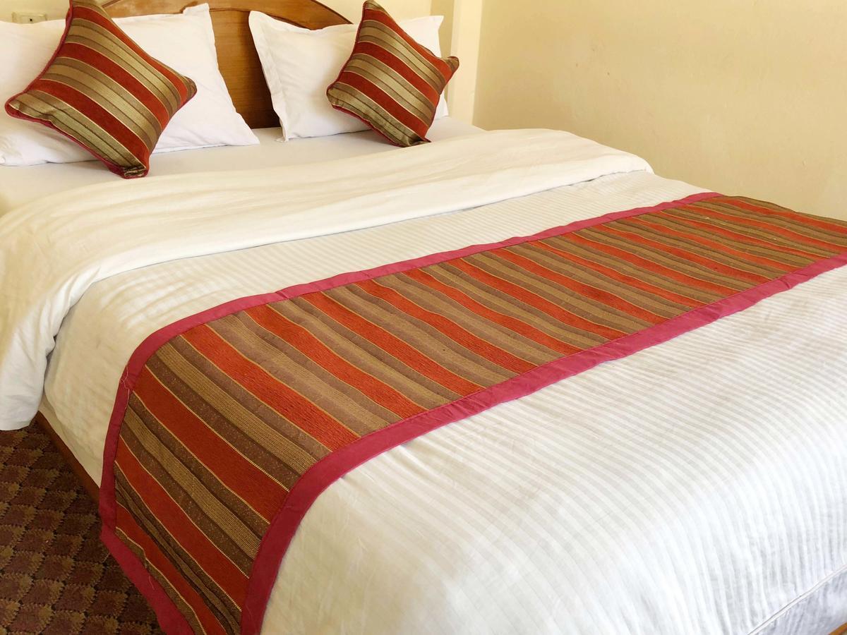 Hotel Grand Holiday Pokhara Eksteriør bilde