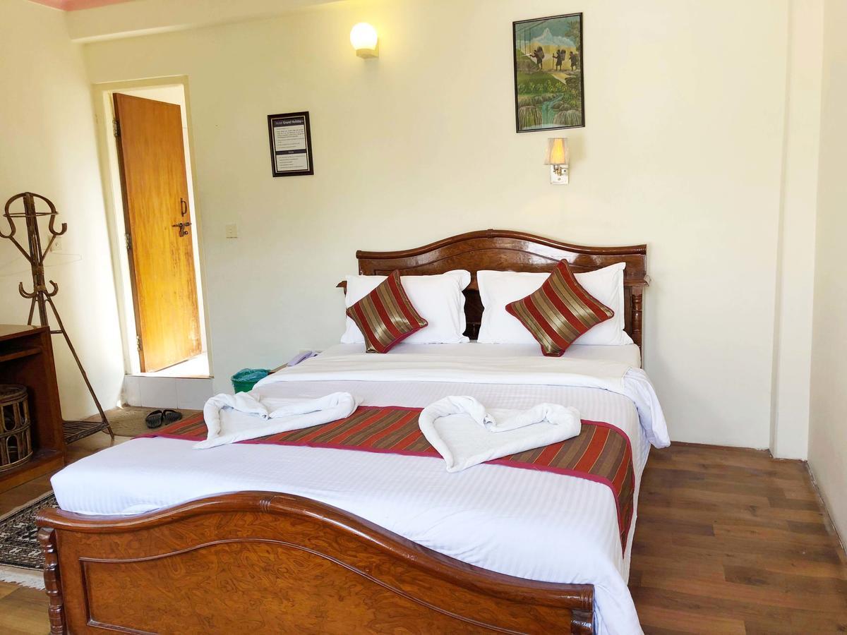 Hotel Grand Holiday Pokhara Eksteriør bilde