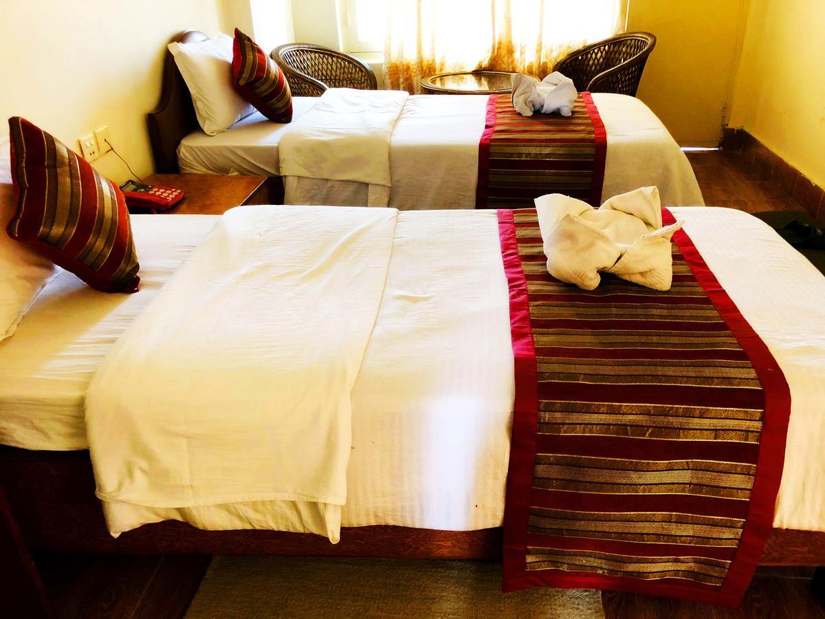 Hotel Grand Holiday Pokhara Eksteriør bilde
