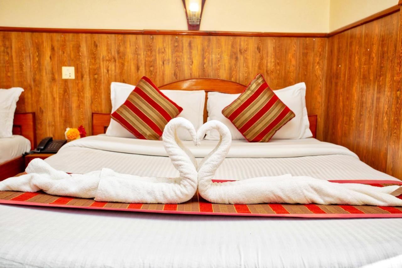 Hotel Grand Holiday Pokhara Eksteriør bilde