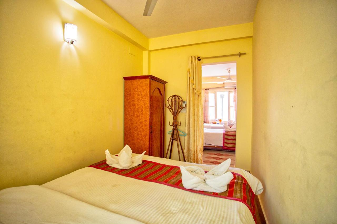 Hotel Grand Holiday Pokhara Eksteriør bilde